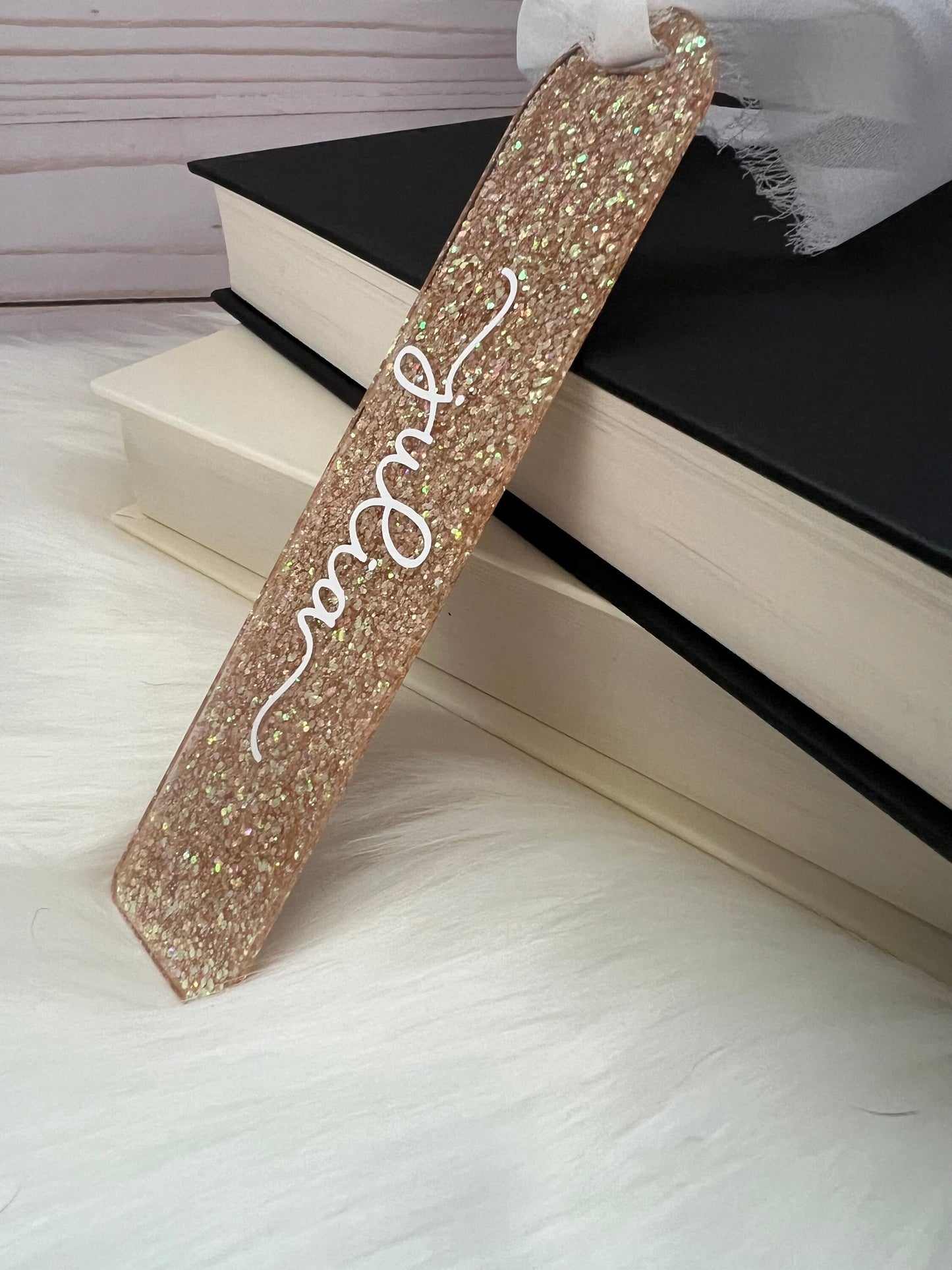 Custom Glitter Name Bookmark--Book Lover Gift-Personalized Bookmark-Glitter Acrylic Bookmark-Gift for Readers-Cute Bookmark Gift