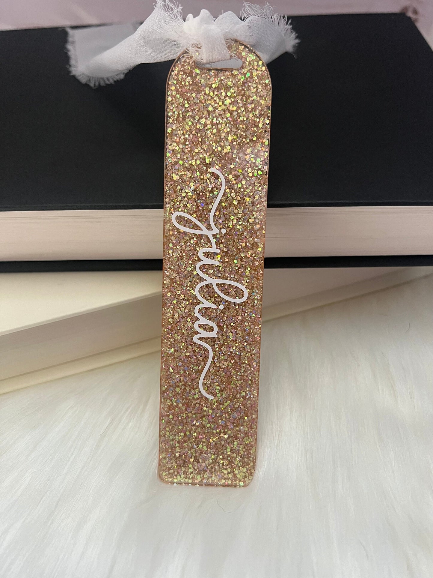 Custom Glitter Name Bookmark--Book Lover Gift-Personalized Bookmark-Glitter Acrylic Bookmark-Gift for Readers-Cute Bookmark Gift